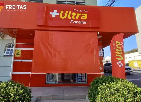 TOLDO CORTINA RETRÁTIL - FARMÁCIA ULTRA 1